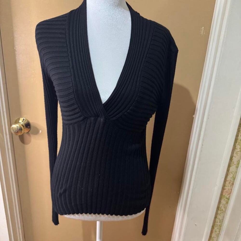 Black ribbed knit long sleeve TOP
